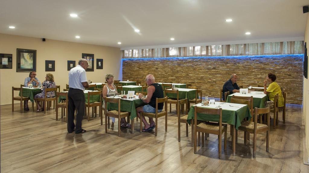 Htp Velika Plaza Ulcinj Hotel Bilik gambar