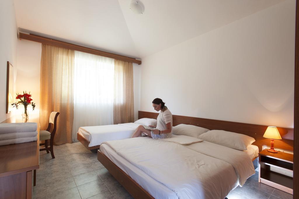 Htp Velika Plaza Ulcinj Hotel Bilik gambar