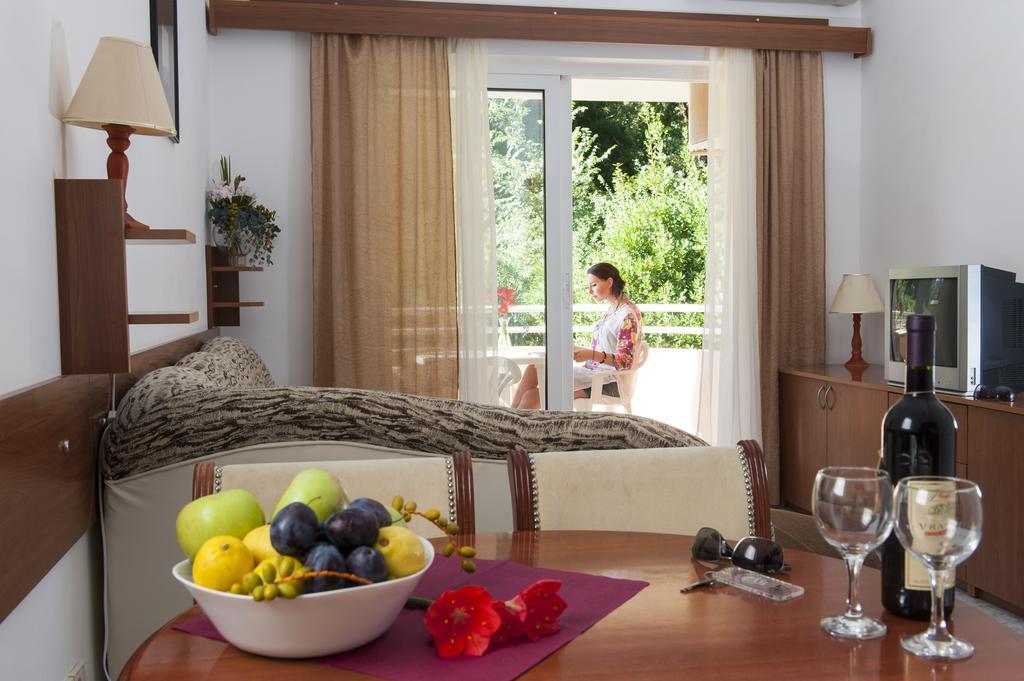 Htp Velika Plaza Ulcinj Hotel Bilik gambar